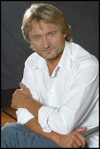 Attila Kaszás in Isten hátrafelé megy