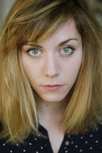 Leonie Duedal in Je suis dévisagée