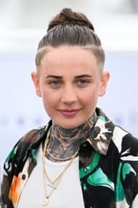 Laura Ambler in How to Have Sex