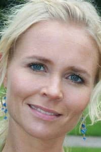 Mira Wanting in Surferne kommer