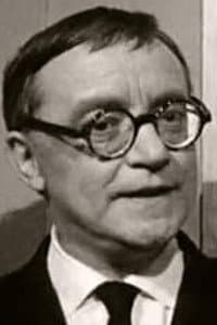 Jacques Grello in Les femmes sont des anges