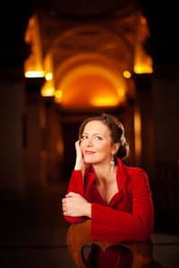 Stephanie Houtzeel in Falstaff