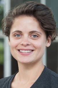 Ronja Mannov Olesen in En mand kommer hjem