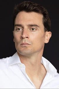 Nicholas Tucci in You're Next