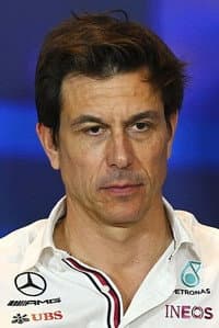 Toto Wolff in Ocon - Flèche bleue