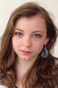 Amber Bongard in Montag kommen die Fenster