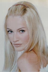 Karen Mulder in Dispositif 47 - The Second Death