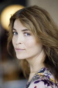 Irina Björklund in Tähtitaivas talon yllä