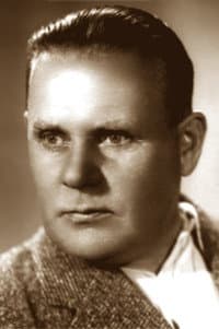 Pyotr Lobanov in Медовый месяц