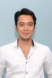 Kriss Hatta in Cewek saweran