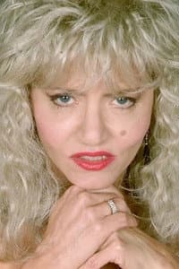 Lee Caroll in Mascara