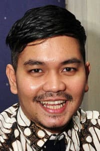 Indra Bekti in 5 sehat 4 sempurna