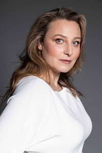 Elena González in Casa de fieras