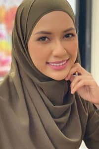Zara Zya in Huru Hara Raya