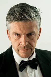 Héctor García in La ciudad de las fieras