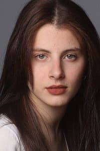 Manuela Menéndez in Disney Entrelazados Live