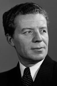 Vasiliy Makarov in Живые и мертвые