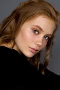 Miroslava Mikhaylova in Беглецы