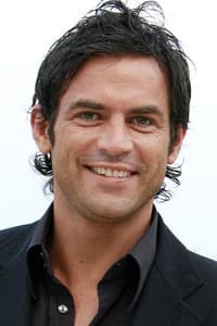 Filip Nikolic in Simon Sez