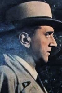 Héctor Méndez in Los ojos llenos de amor