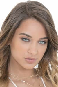 Uma Jolie in Threesome Fantasies 3