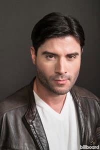 Jonathan Montenegro in Espejos