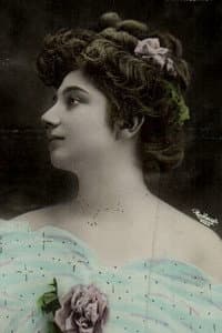 Jeanne Véniat in La Maison Bonnadieu
