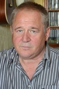 Anatoli Uzdenskiy in Закрытые пространства