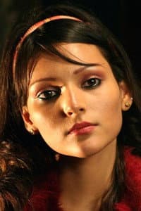 Riya Bamniyal in குளிர் 100°