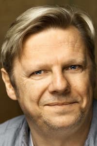 Ulver Skuli Abildgaard in Doctor Harvig