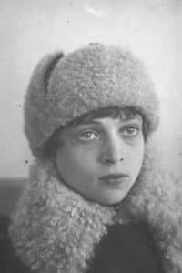 Yuliya Yulskaya in Гадкий утёнок