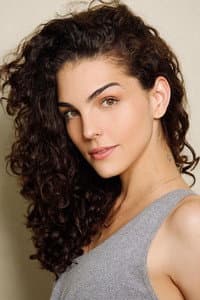 Julia Konrad in As Vitrines