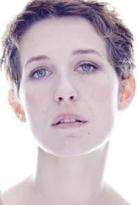 Sarah Grappin in Les yeux bandés