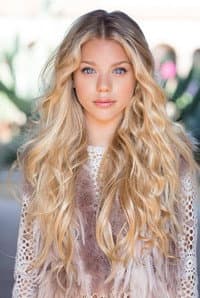 Kaylyn Slevin in The Incybers