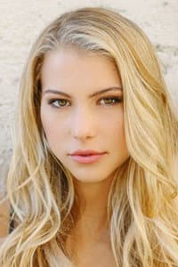 Lexi Atkins in Zombeavers