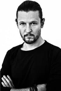 Constantin Lupescu in Portretul luptătorului la tinereţe