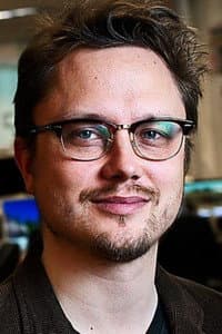 Markus Larsson in Vem fan är Papi Santana?