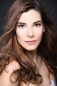Andrea Portugal in El Padrino de Bodas
