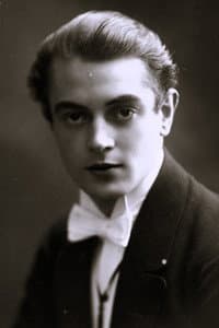 Einar Hanson in Lumpen und Seide