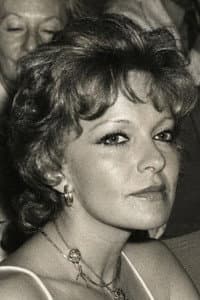 Lisa Gastoni in Italian Kings Of B