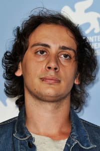 Felix Armand in Après Mai