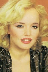 Olinka Hardiman in Emmanuelle à Cannes