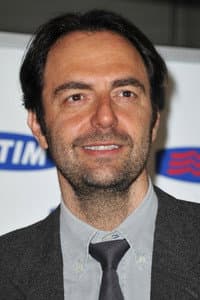 Neri Marcorè in Si muore solo da vivi