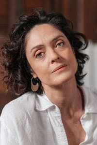 Bianca Byington in Acre-Doce