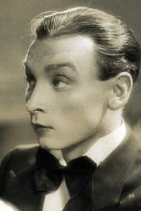 Jean Marconi in Alexis gentleman chauffeur