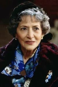 María Elena Flores in El vivo retrato