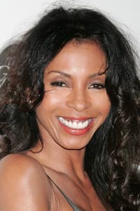 Khandi Alexander in The Assault