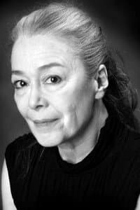 Louise Laprade in Bijou de famille