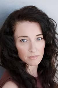 Margo Harshman in College Road Trip