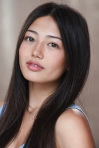 Miku Martineau in Kate